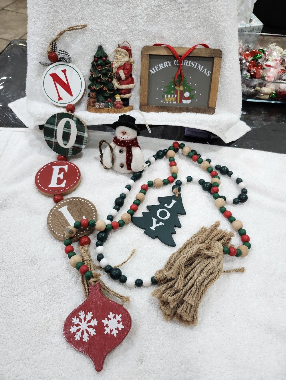 Rustic Farmhouse-style Christmas Decor Assortment